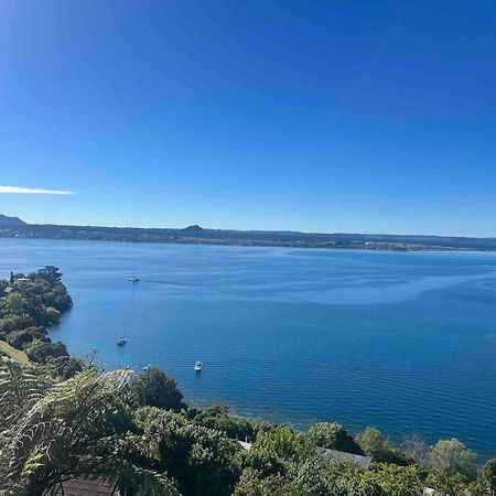 Villa Breathtaking Views Lago Lago Taupo Esterno foto