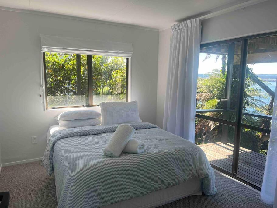 Villa Breathtaking Views Lago Lago Taupo Esterno foto