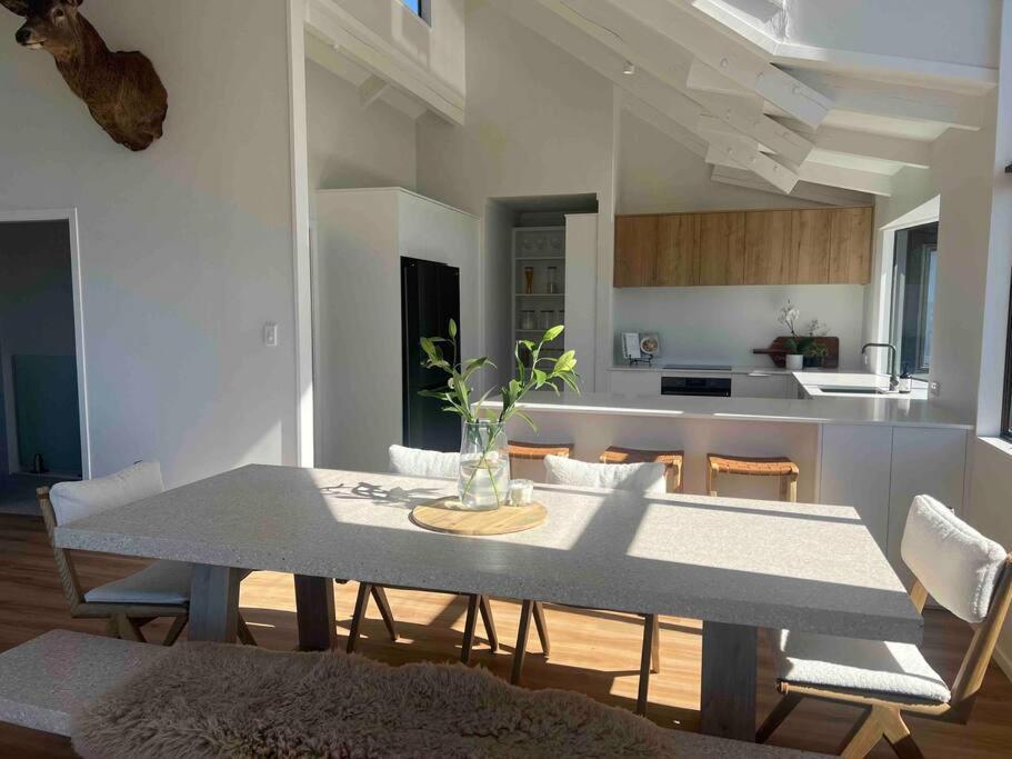 Villa Breathtaking Views Lago Lago Taupo Esterno foto